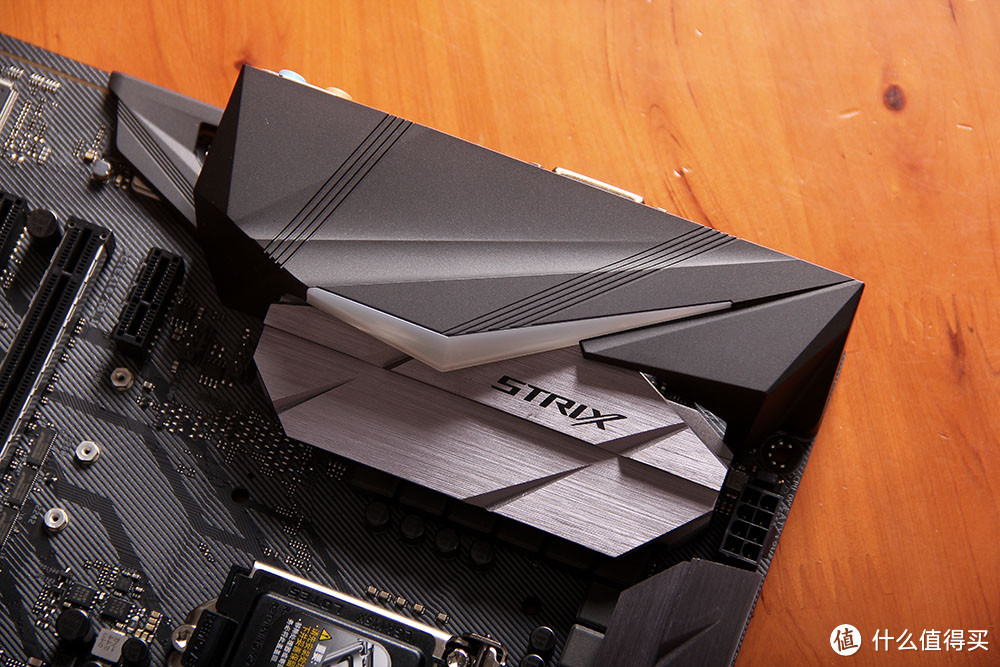 1.5W的游戏水冷主机装机体验：ROG STRIX Z370-F+九州风神方舟机箱