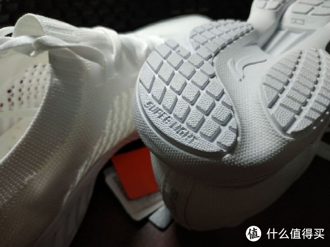 《廉价鞋不廉价》第二期｜夏日清凉小白鞋—LI-NING 李宁 超轻15 运动鞋开箱