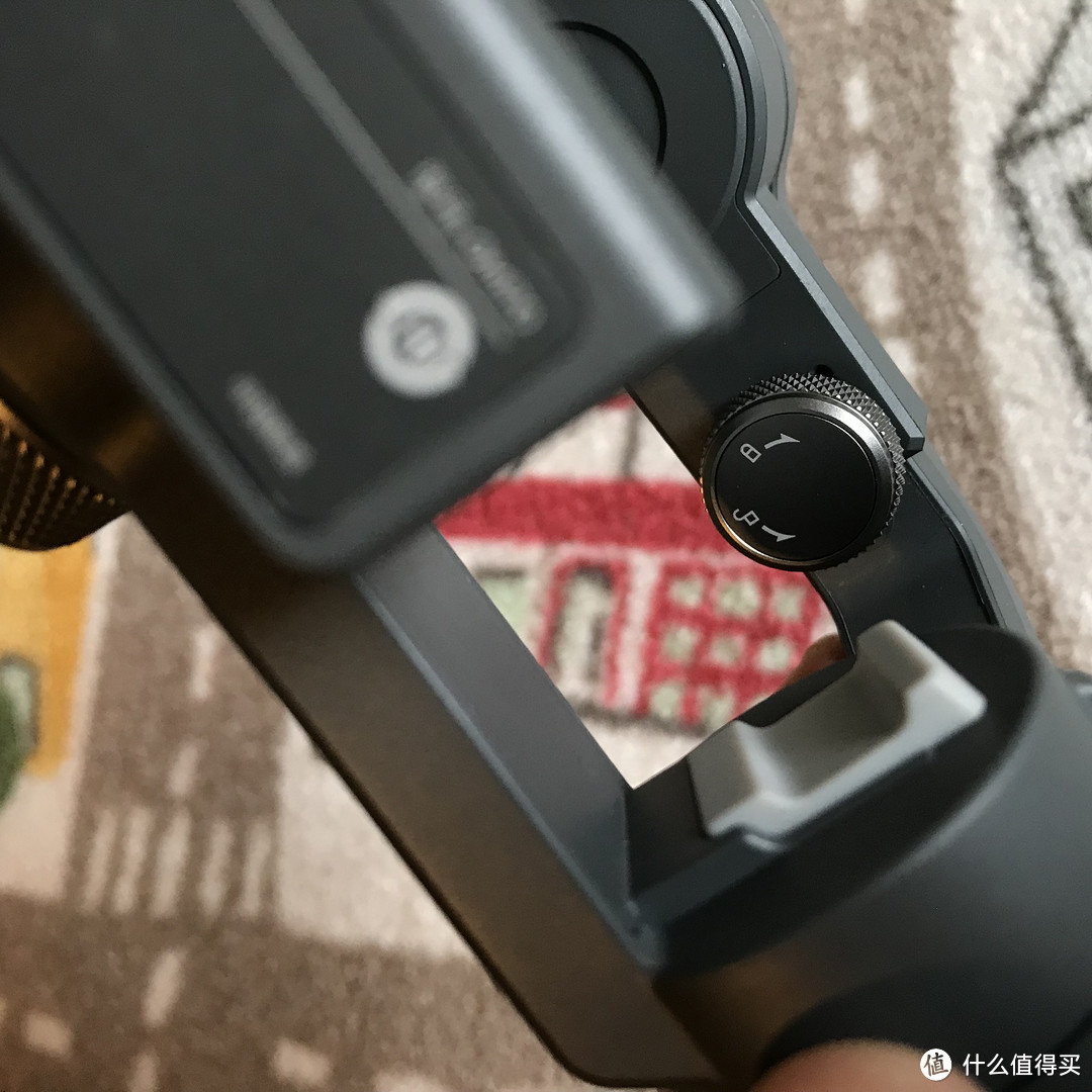 DJI 大疆 Osmo Mobile 2 防抖手机稳定器开箱