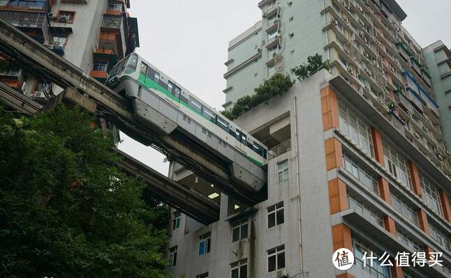 “十个抖音九个重庆” 列举来重庆必去的八大网红地标和美食