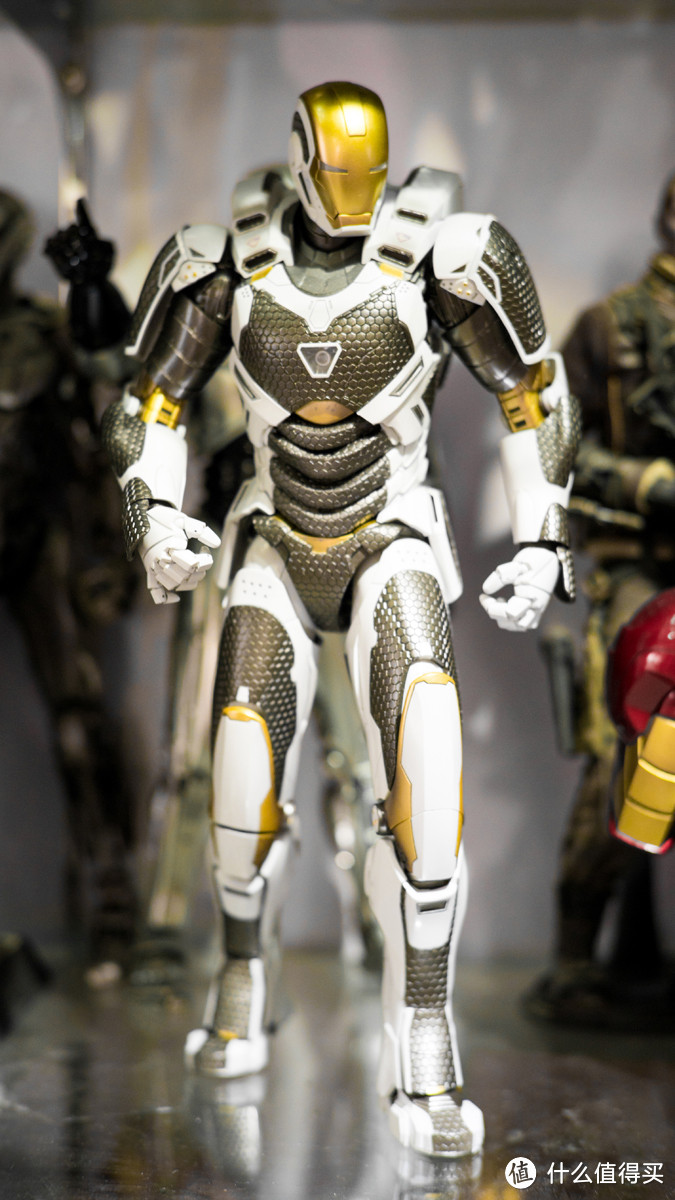 白色精灵：Hot Toys MMS214 钢铁侠 Mark39 双子星开箱