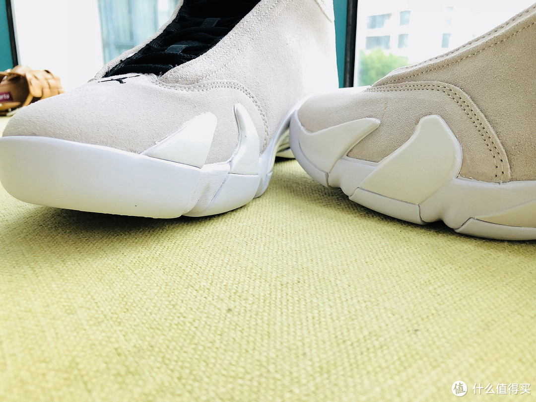 Air Jordan 14 篮球鞋—这双沙漠色的法拉利有点低调哦