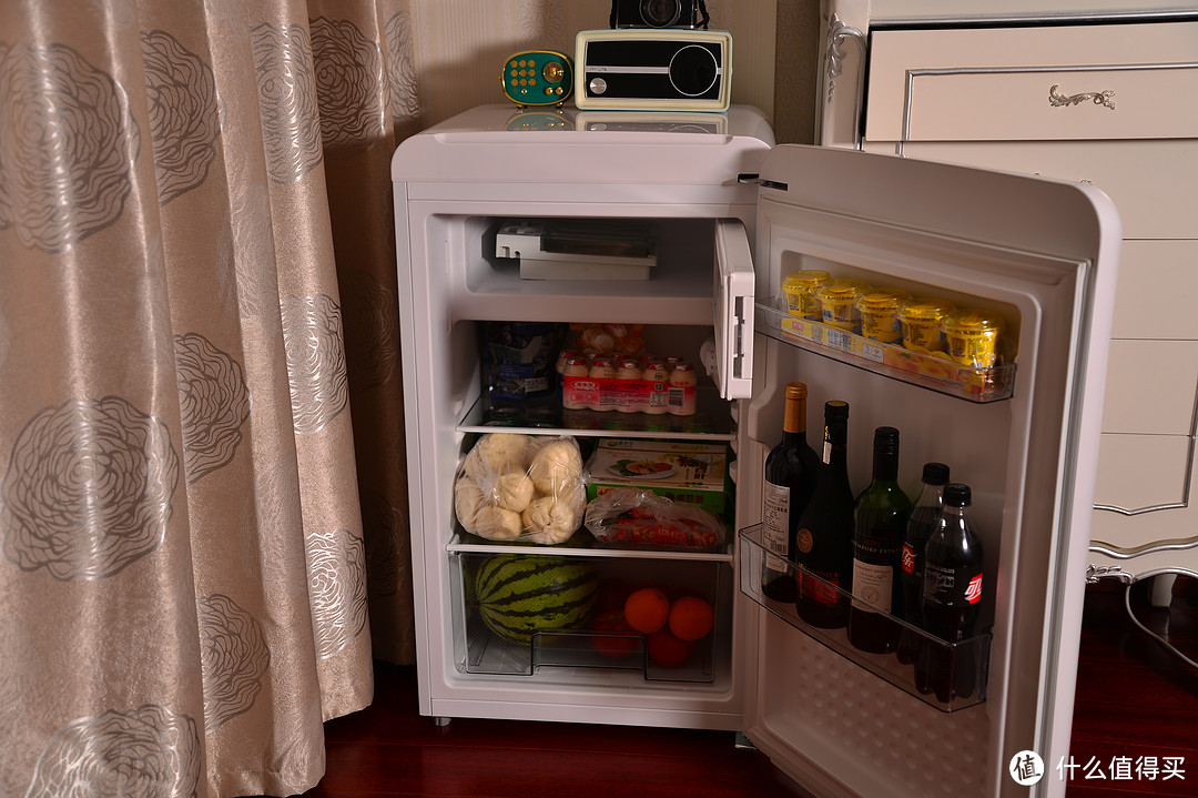 复古高颜值，增添幸福感，你需要第二台电冰箱吗？小吉 BC-M121C 迷你复古冰箱测评
