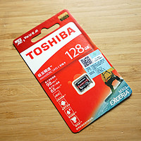 东芝 THN-M303R1280C4 microSDXC存储卡外观展示(包装|读卡器|接口|规格)