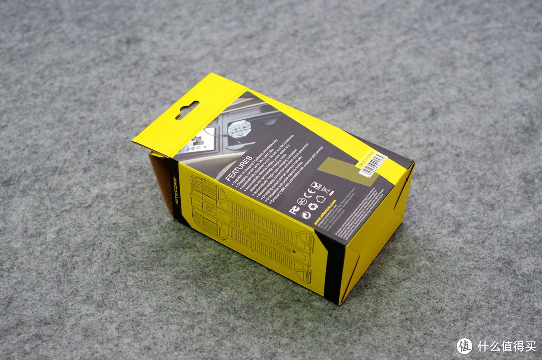 自驾利器—NITECORE 奈特科尔 V2 车载充电器