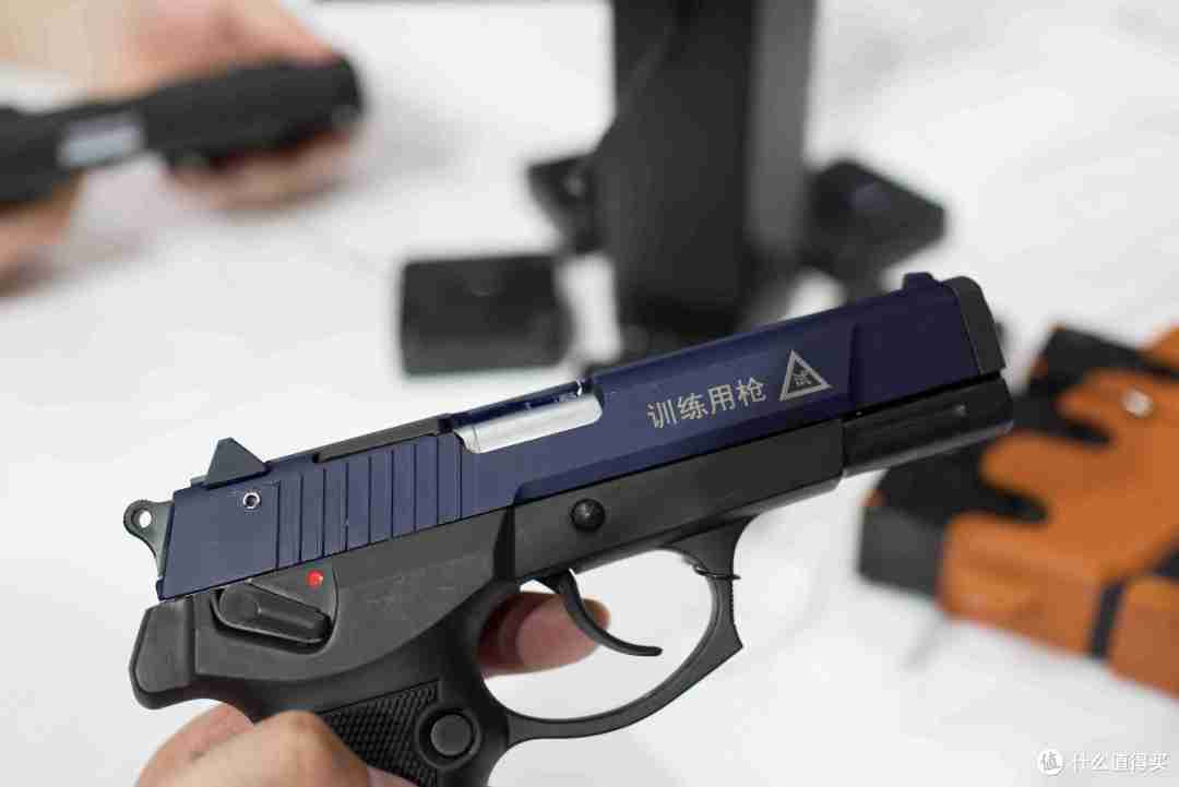 我替你们去参加了国内仅有的玩枪展会并发回了这篇关于轻武器和瞄具的
