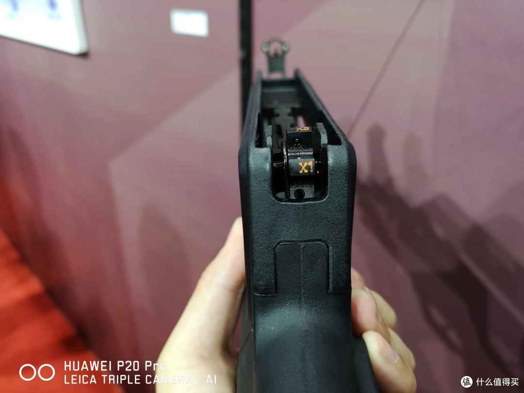 我替你们去参加了国内仅有的玩枪展会,并发回了这篇关于轻武器和瞄具的现场报道