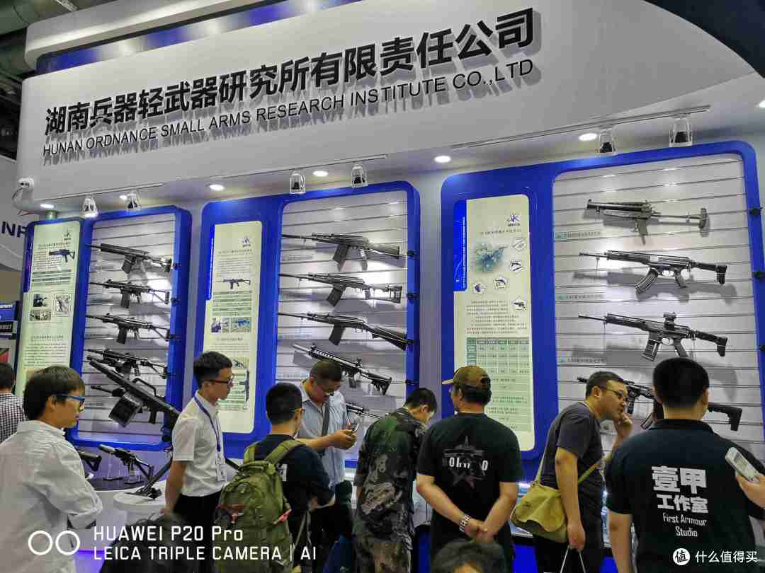 我替你们去参加了国内仅有的玩枪展会,并发回了这篇关于轻武器和瞄具的现场报道