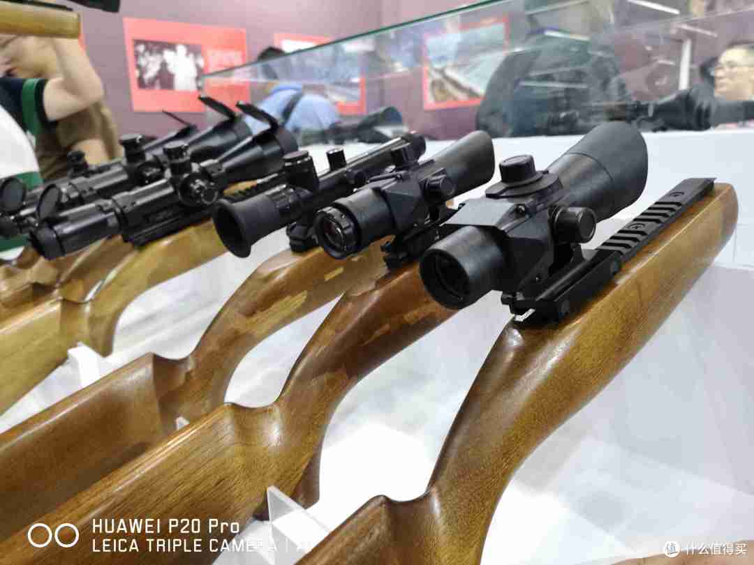 我替你们去参加了国内仅有的玩枪展会,并发回了这篇关于轻武器和瞄具的现场报道