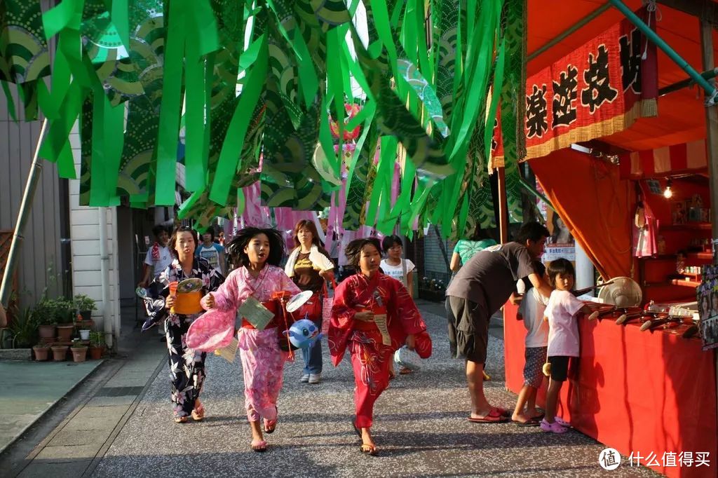 解锁日本夏季之美，天空中开出上万朵花