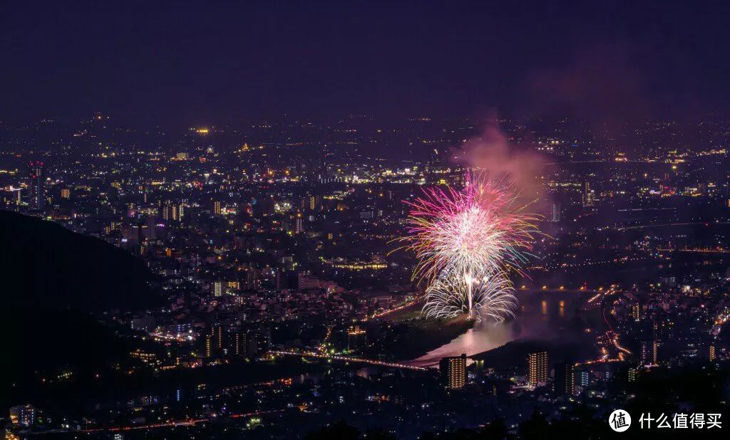 解锁日本夏季之美，天空中开出上万朵花