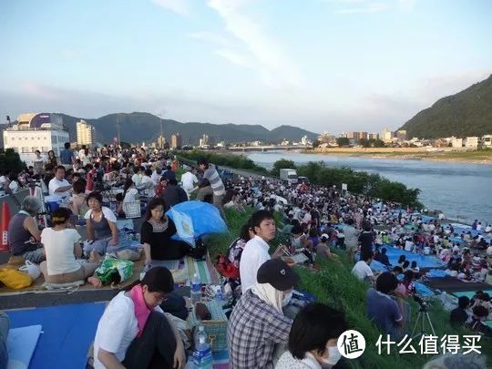 解锁日本夏季之美，天空中开出上万朵花