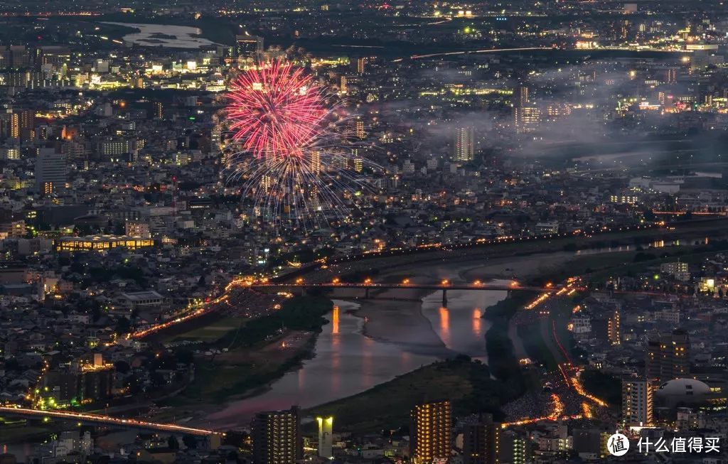 解锁日本夏季之美，天空中开出上万朵花