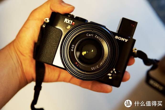 SONY 索尼 RX1R II 相机体验报告：全画幅卡片机的是与非