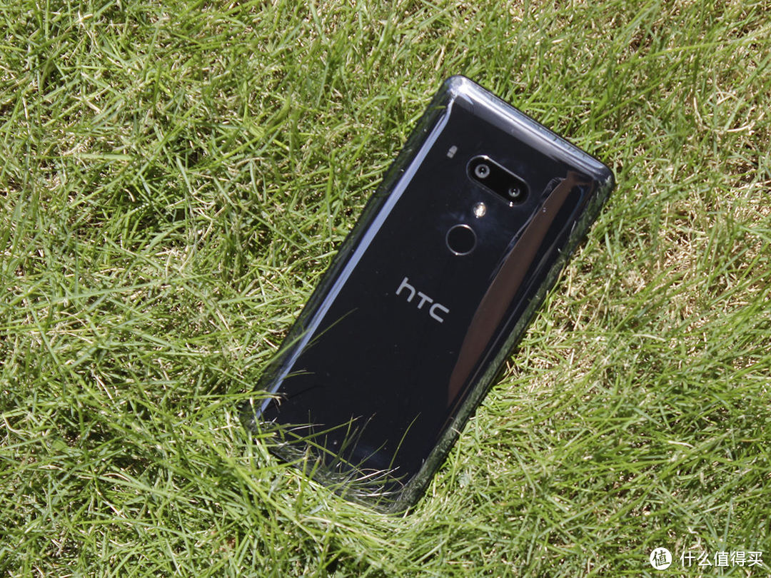 HTC U12+初体验：配置做工皆出色 本地化还要再加强