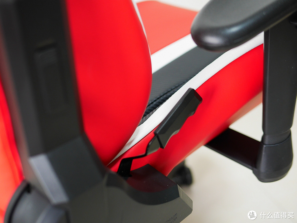 红的很亮骚 DXRACER 迪锐克斯 F189 电竞椅(红色白龙） 入手开箱