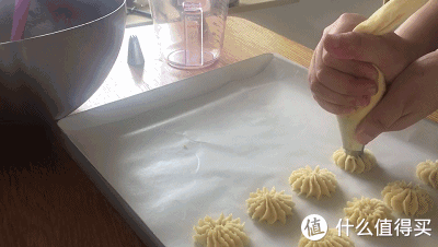 烘焙大师超强测评!安佳、雀巢、欧德宝...7款常见淡奶油究竟哪款值得囤?