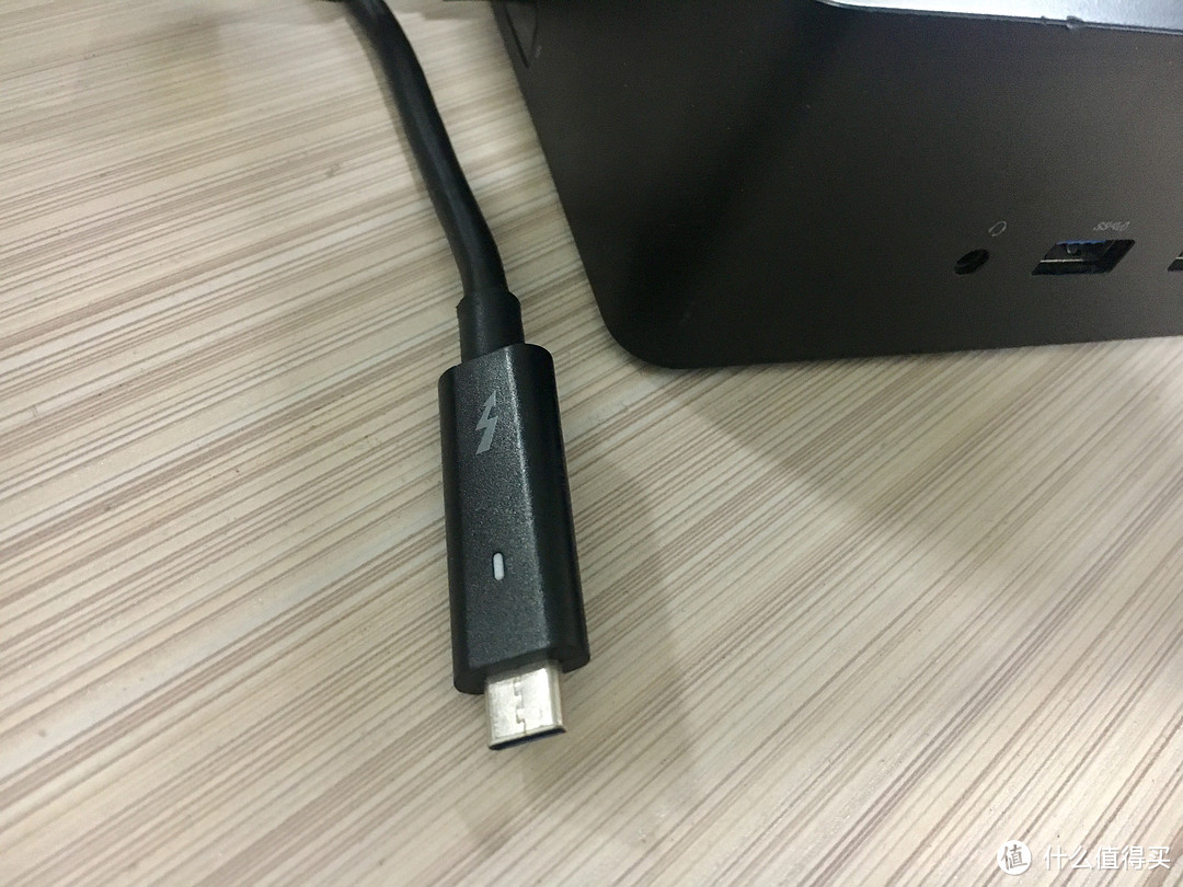 桌面上的“暖手宝"—DELL 戴尔 TB15 拓展坞