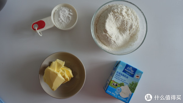 烘焙大师超强测评!安佳、雀巢、欧德宝...7款常见淡奶油究竟哪款值得囤?