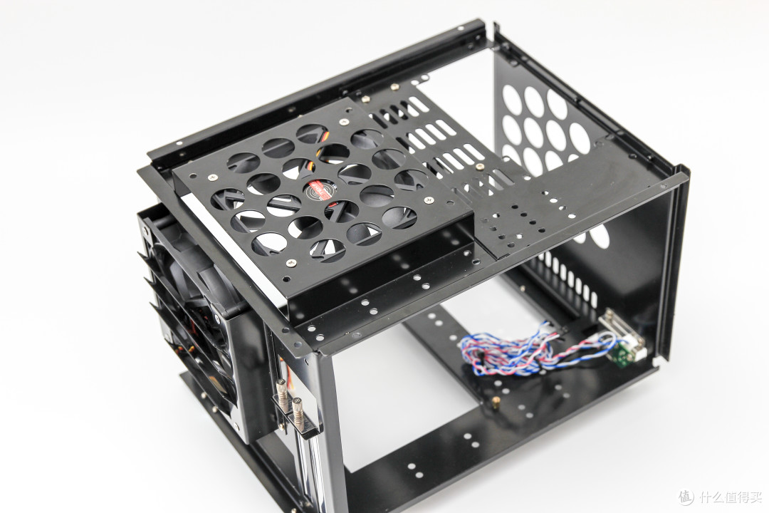 做个安静的美男子—FANLESS装机之邂逅ABEE RS07&海韵旗舰钛金无风扇600
