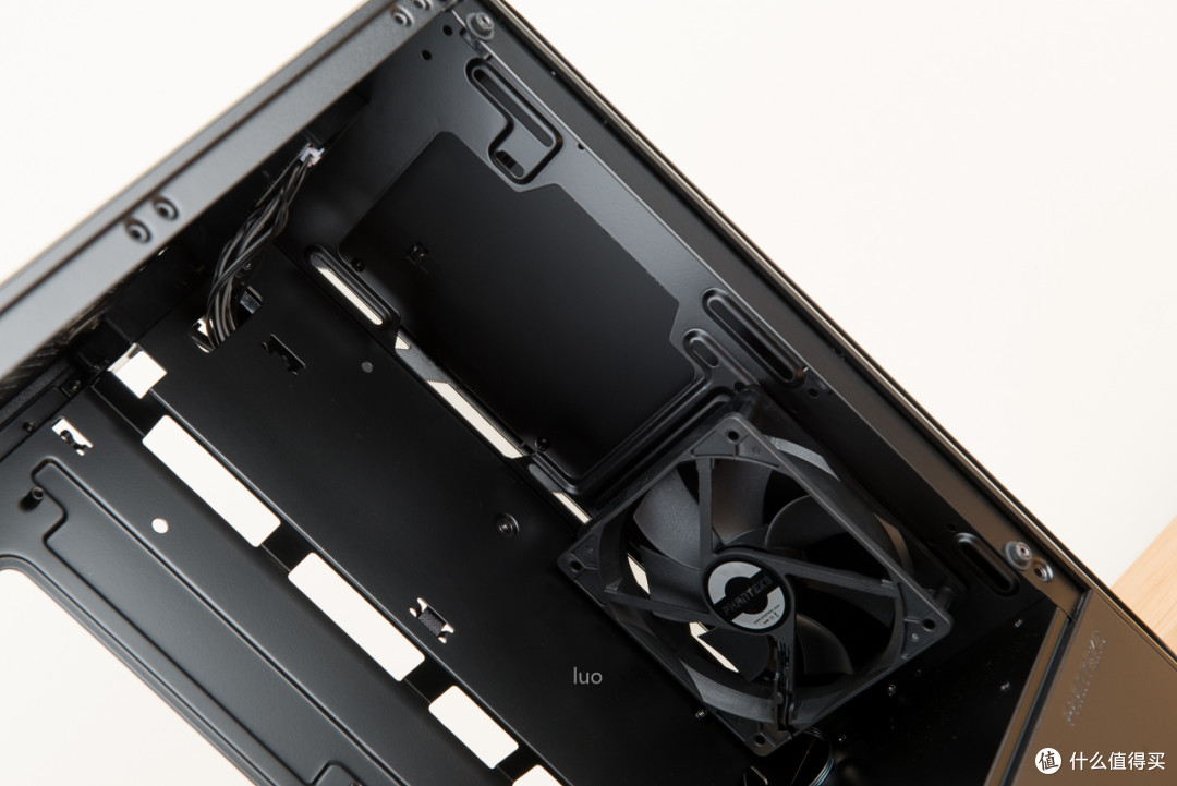 RGB灯效 = 性能?Phanteks 追风者 P350X 机箱 装机作业