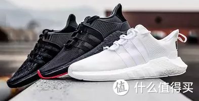 脚感最好没有之一,配色低调不乏亮点:EQT Boost 93/17 黑红跑鞋