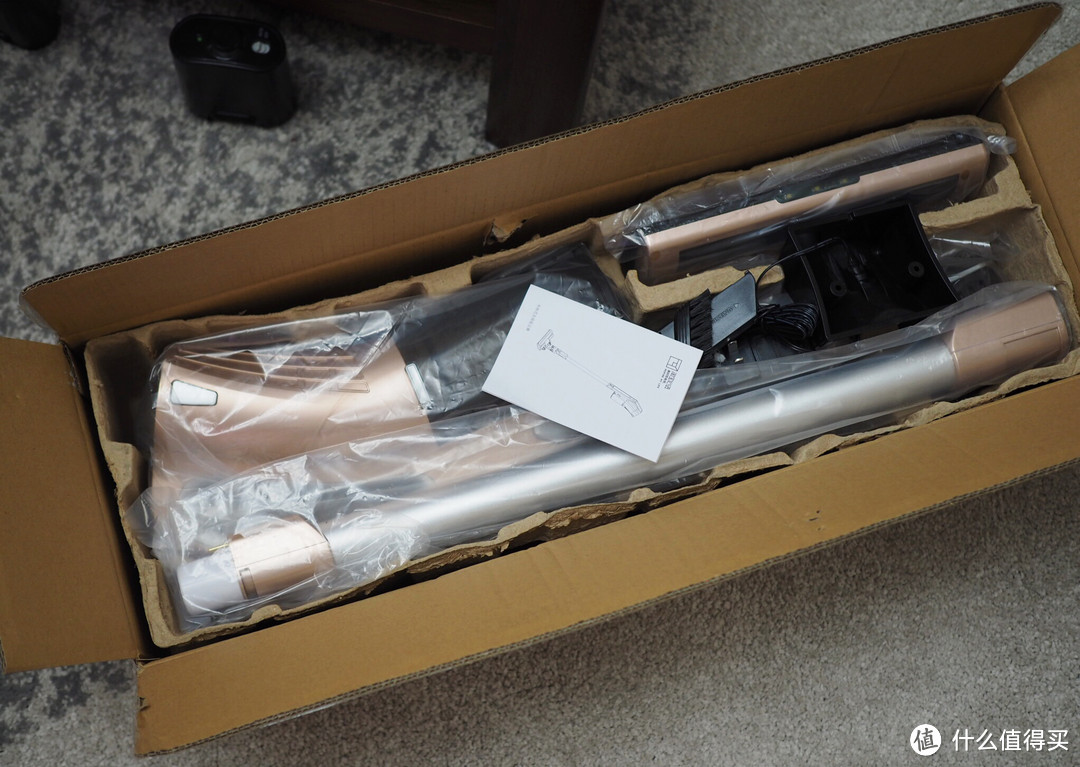 低价首发,到底靠不靠谱—淘宝心选 手持尘器 开箱简测
