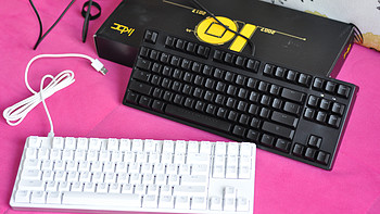 ikbc F-87 机械键盘产品特写(键帽|USB接口|防滑脚垫|卡槽|背光灯)