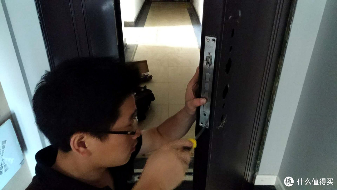 假锁芯又如何?好用就可以-小胖胖简评LOOCK鹿客指纹锁