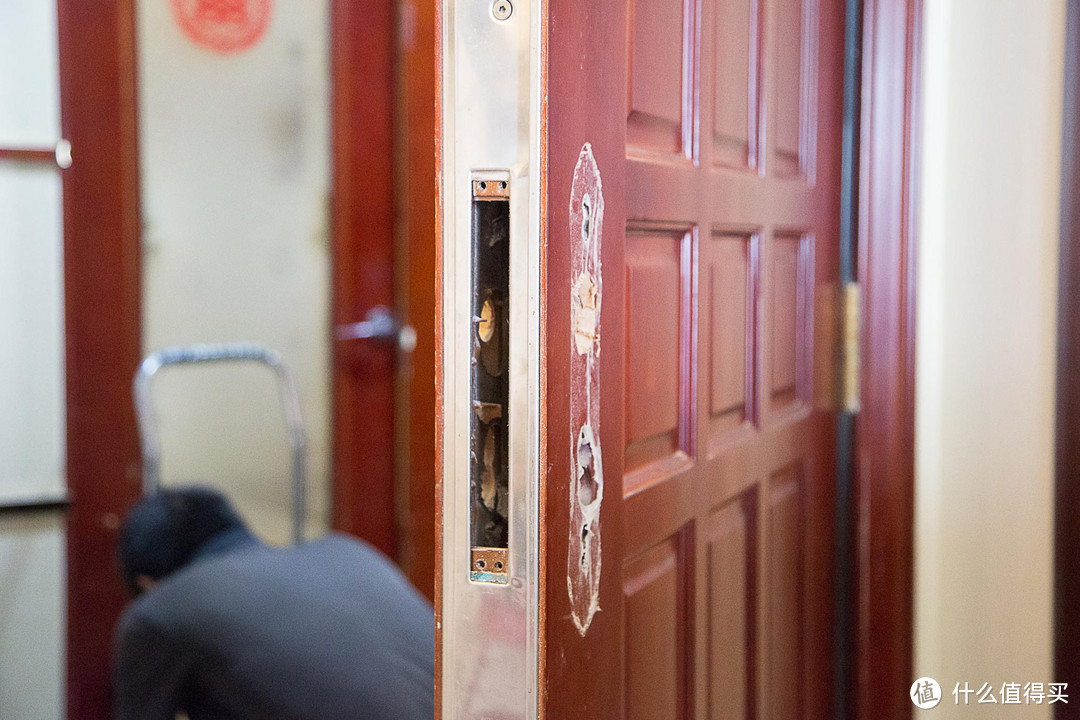 老罗背书的门锁到底表现怎么样？优点E1智能门锁安装使用体验