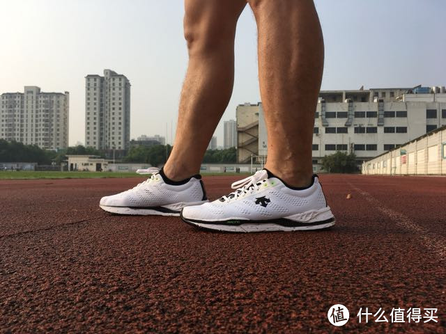 DESCENTE 迪桑特 BLAZE Lite 恒温跑鞋