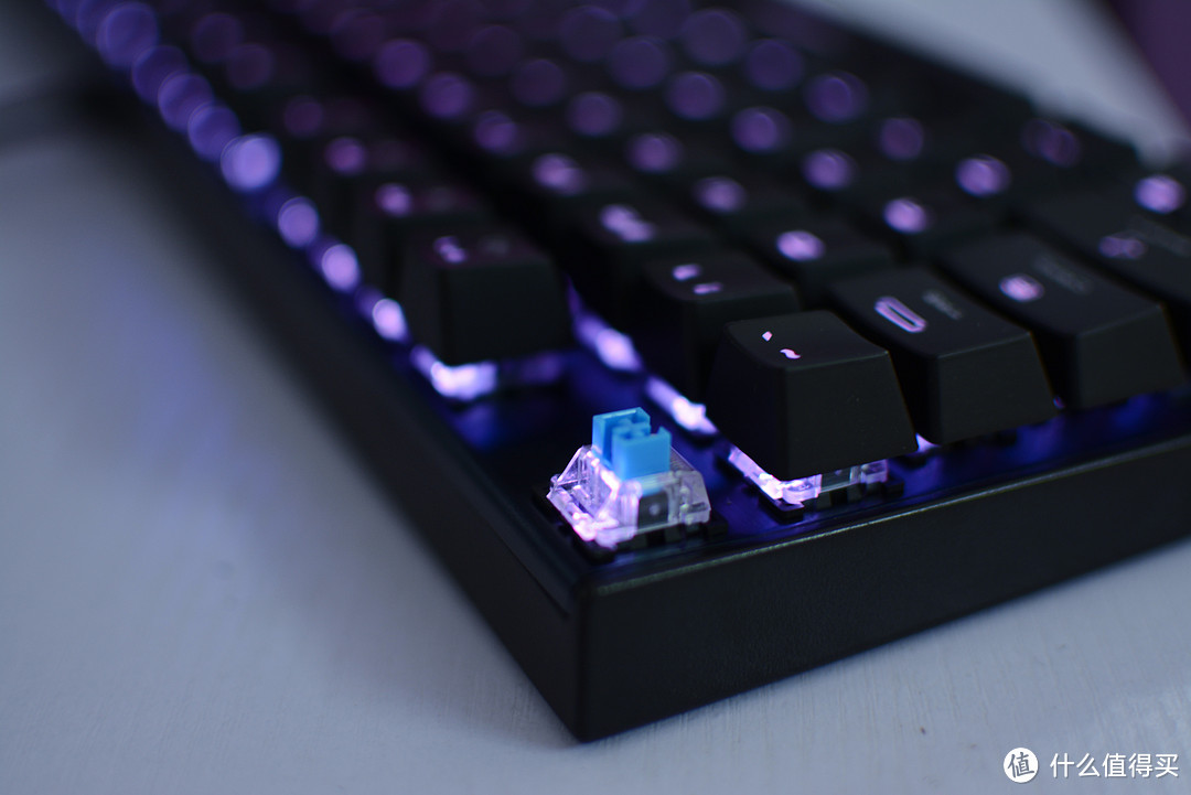 外设界新贵——微星Vigor GK50 RGB电竞机械键盘开箱测评