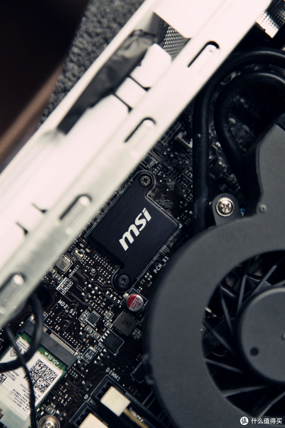 我便携性不比笔记本差msi微星海皇戟3主机上手体验测评