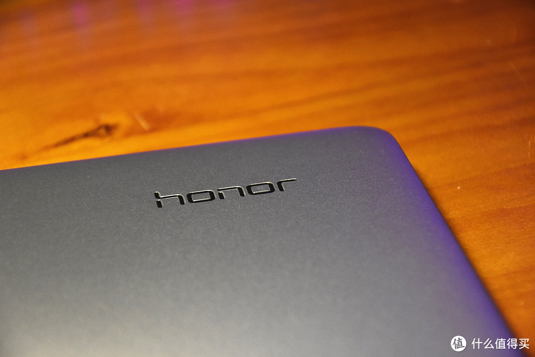 “性价比”可能要爆炸—Honor 荣耀 MagicBook 锐龙版 开箱简评