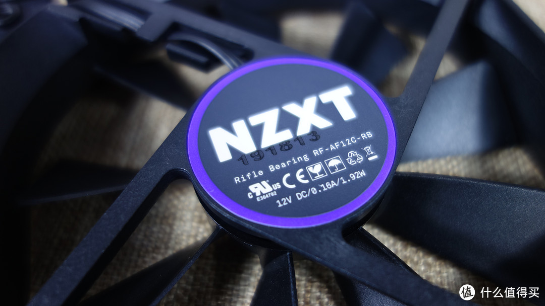 再穷不能穷体验—NZXT. 恩杰 H500 机箱 开箱解析