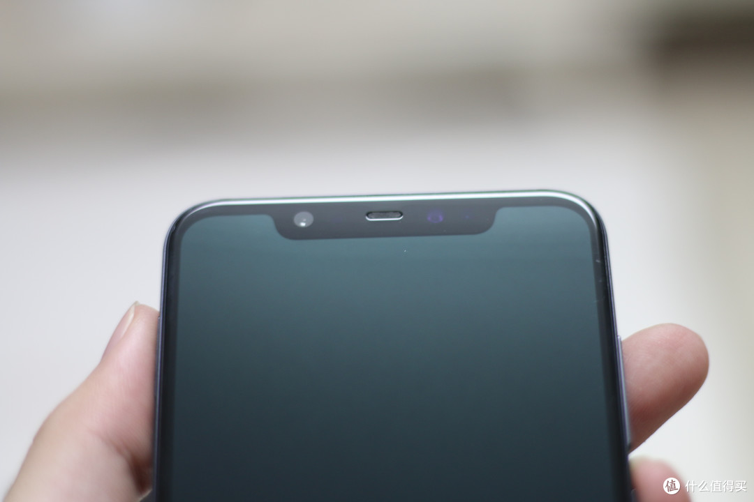 年轻人的第一次刘海屏—mi 小米8 手机体验记