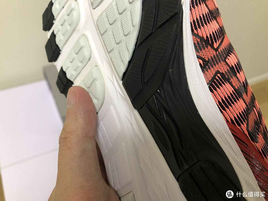 一双定位比较尴尬的跑鞋—Asics 亚瑟士 DynaFlyte 开箱