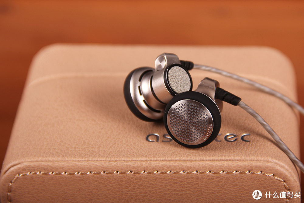 翠花的耳机初体验 — 阿思翠 Lyra classic 平头耳塞中的小钢炮