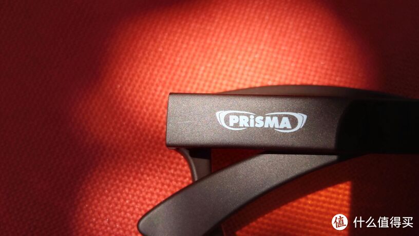 左腿外侧是PRISMA普利索LOGO