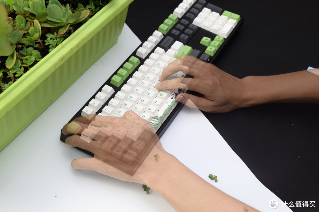 来自情人节的两只熊猫—Varmilo 阿米洛 熊猫版 机械键盘鉴赏