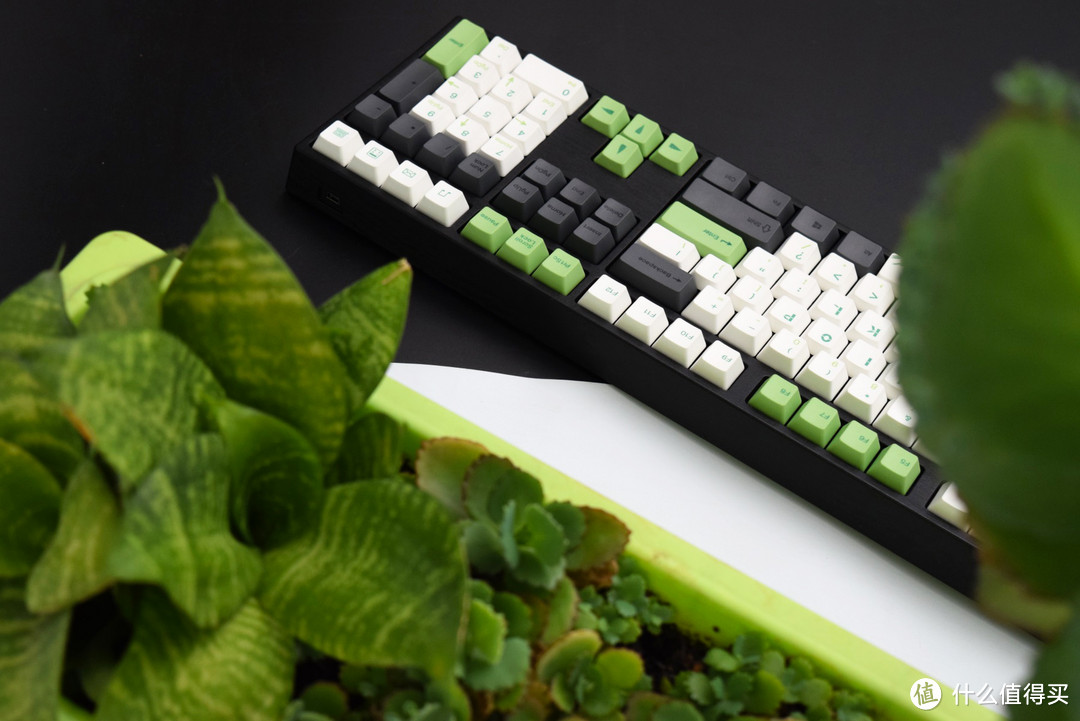 来自情人节的两只熊猫—Varmilo 阿米洛 熊猫版 机械键盘鉴赏