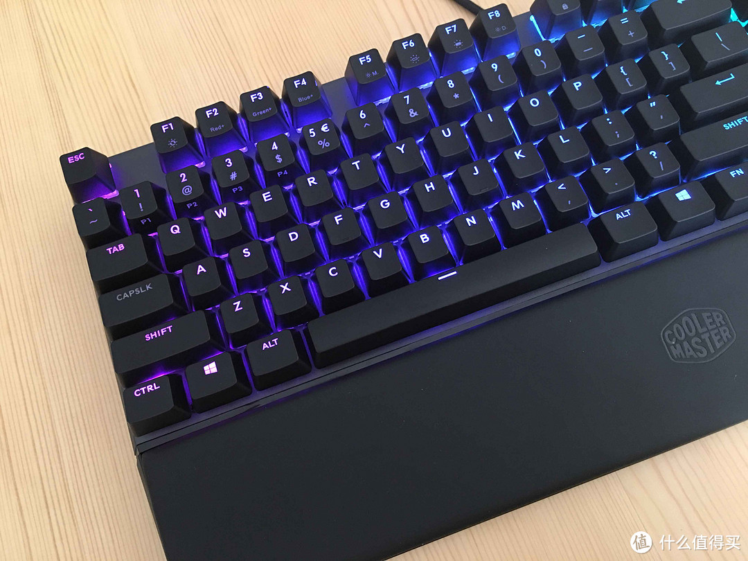 一步旗舰—CoolerMaster 酷冷至尊 MK750 RGB机械键盘（红轴）使用体验