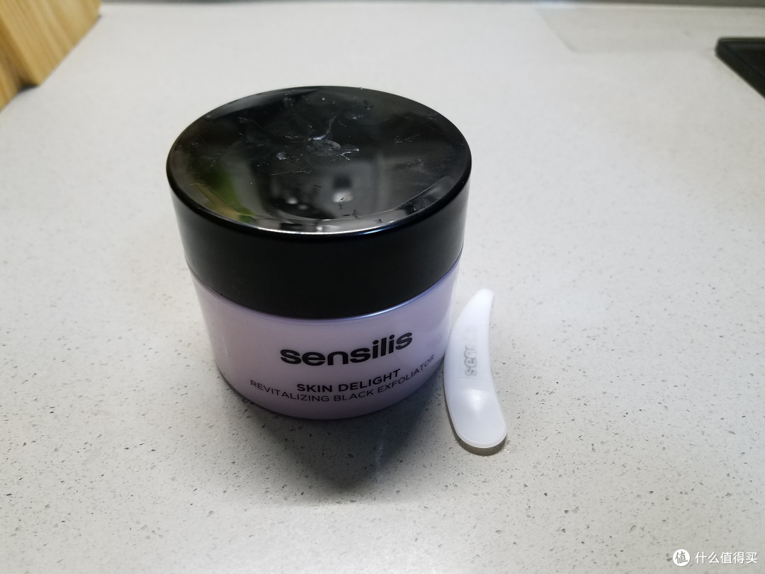 清爽的芝麻糊--sensilis磨砂膏