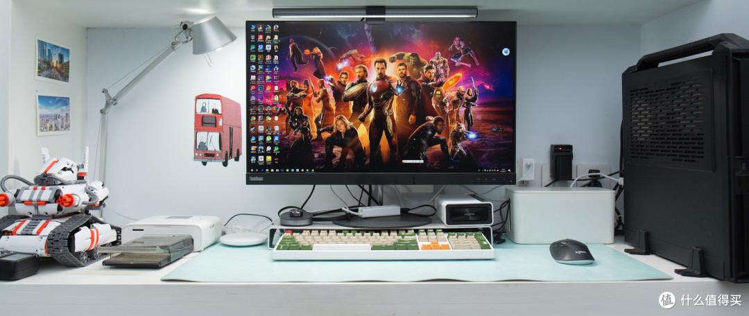 书房桌面灯具怎么选?传统台灯、明基ScreenBar plus、明基Wit Genie对比评测