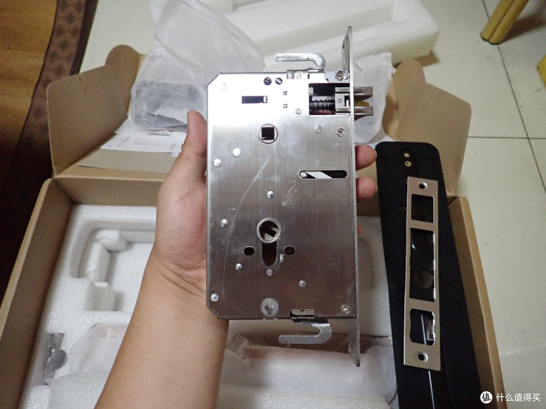 一款操作简单的指纹锁--TOPPLOCK L1 智能门锁
