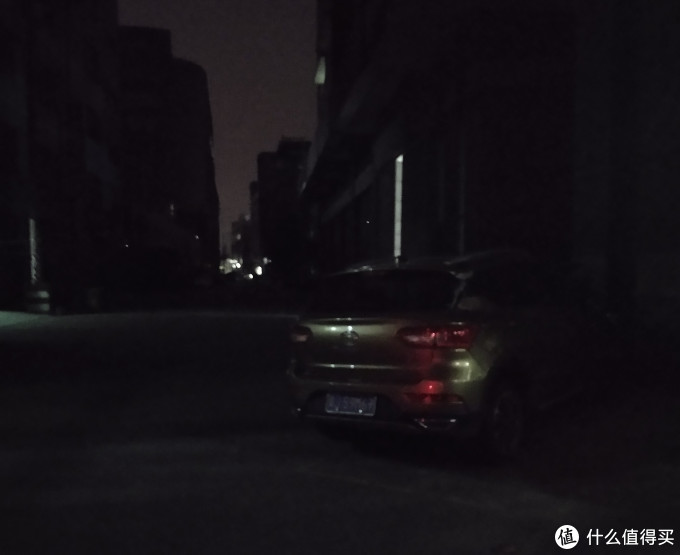 夜晚的z5(已经很用心对焦并努力减少手抖)