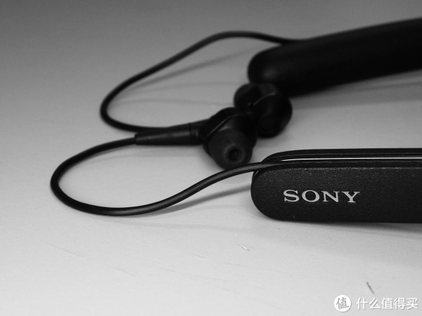 SONY明显的LOGO
