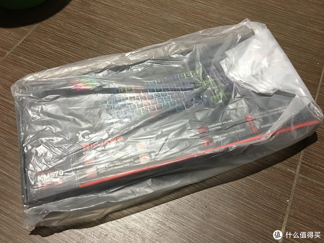 在买买买键盘的道路上渐行渐远—G.SKILL 芝奇 KM570 RGB 银轴 机械键盘 开箱