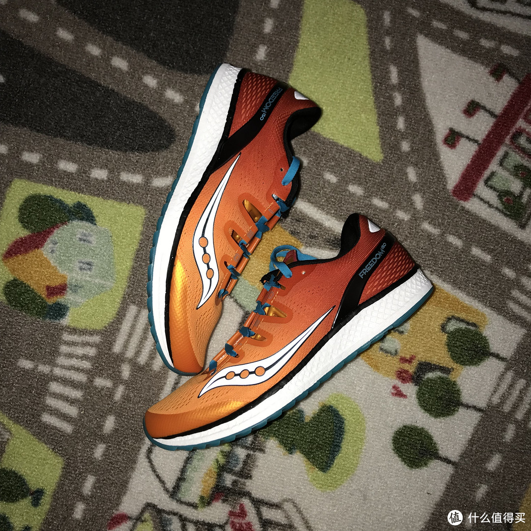 脚感无敌！Saucony 圣康尼 FREEDOM ISO 跑步鞋