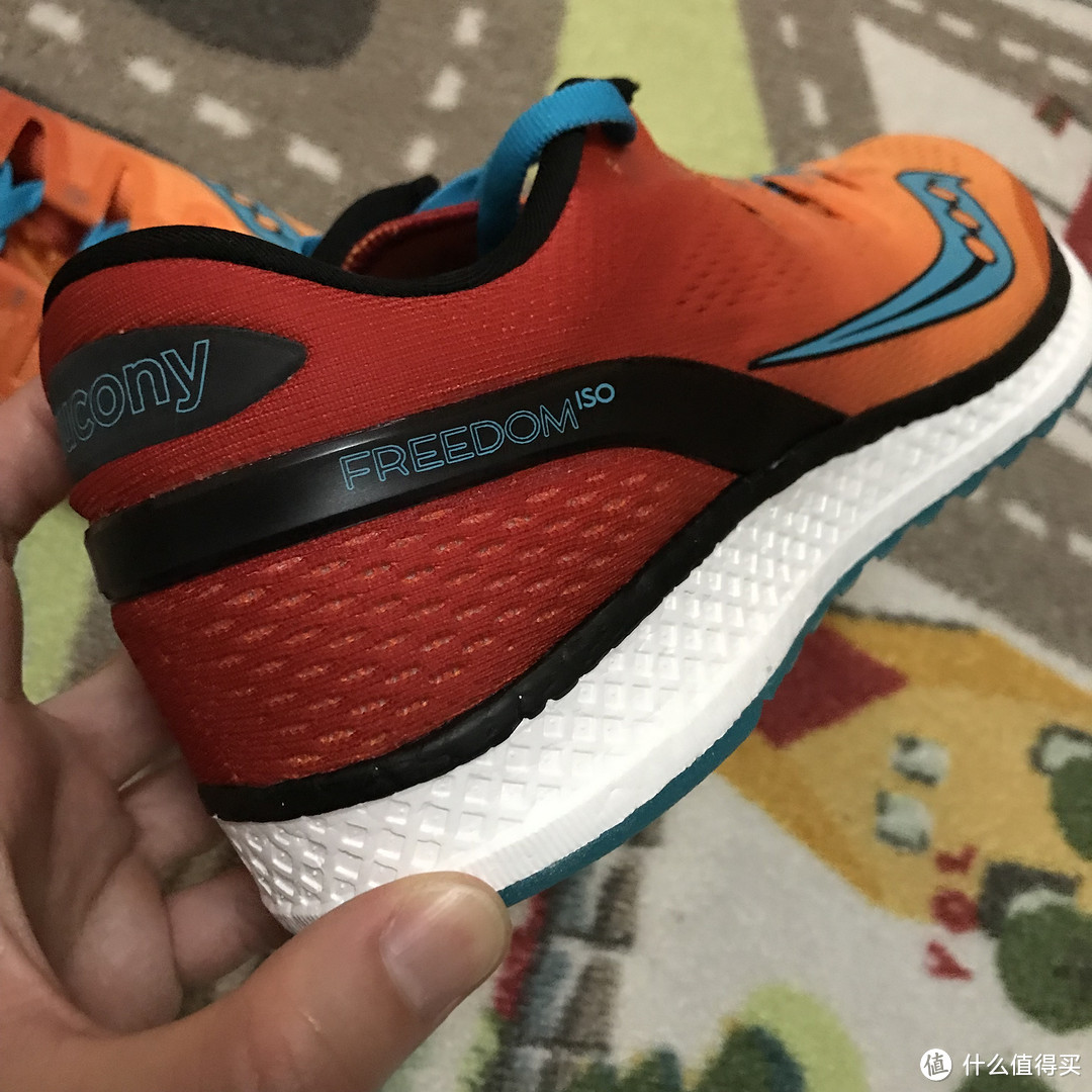 脚感无敌！Saucony 圣康尼 FREEDOM ISO 跑步鞋